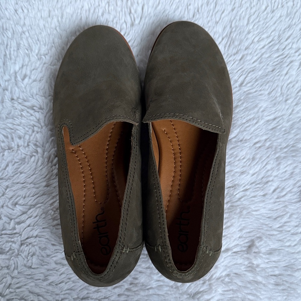 Earth Women's Taupe Suede Loafers - Picture 3 of 5